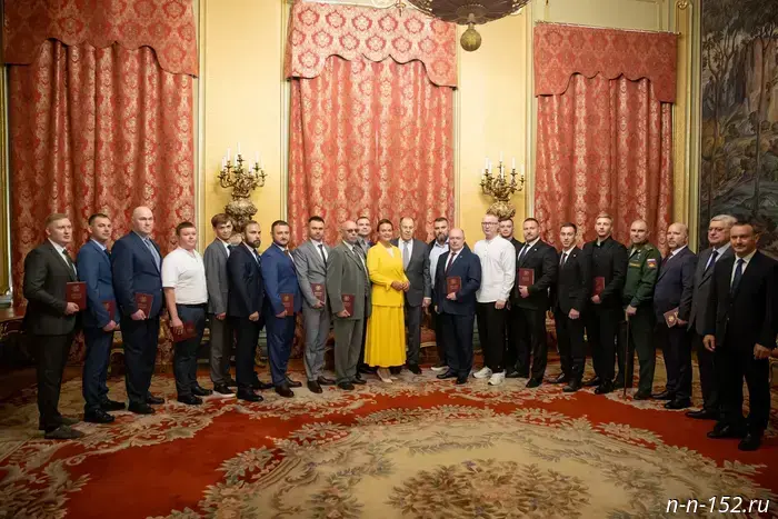 Diplomas were awarded to veterans of the special military operation who completed training in the "Urban Infrastructure Management and Territory Development" program.