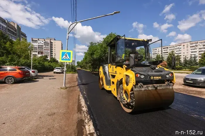 The repair of roads continues in Dzerzhinsk as part of state and municipal programs.