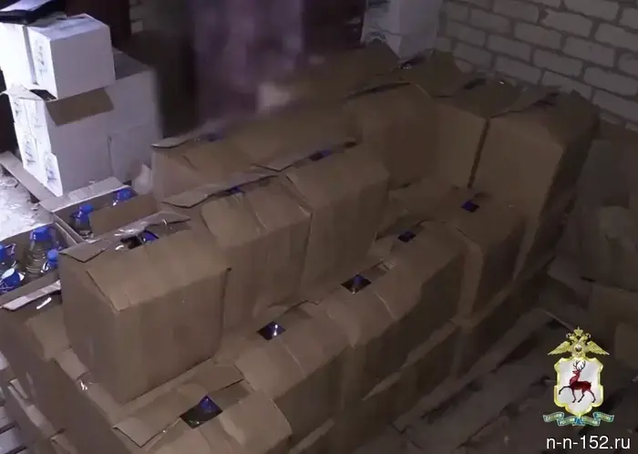 Сотрудники полиции изъяли на Бору нелегальный алкоголь на сумму 3,8 миллиона рублей.