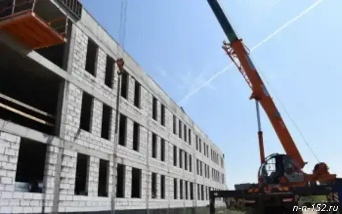 Dmitry Grunychev checked the progress of construction of two polyclinics in the Nizhny Novgorod region.