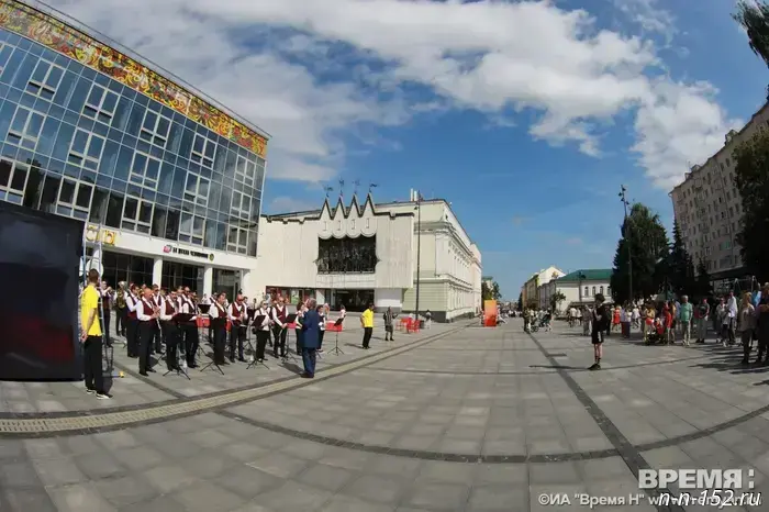 Sobchak reacted to the idea of fining street musicians in Nizhny Novgorod.