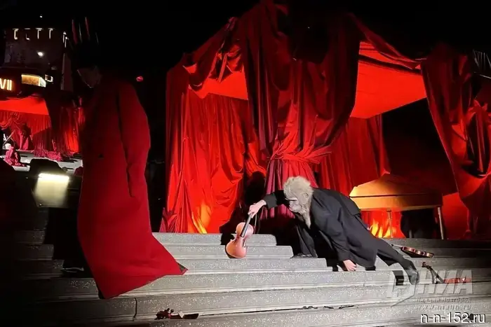 The Chkalov staircase has been turned into an illustration for the "Divine Comedy" - video
