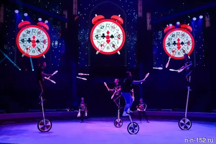 Жителям Нижнего Новгорода продемонстрировали за кулисами циркового спектакля "Песчаная сказка".