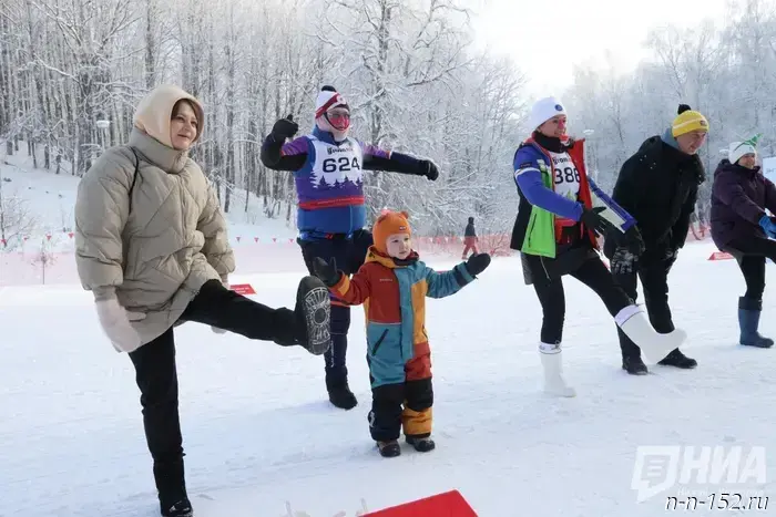 Врач из Нижнего Новгорода поделился советами по укреплению иммунитета с помощью зимних тренировок.