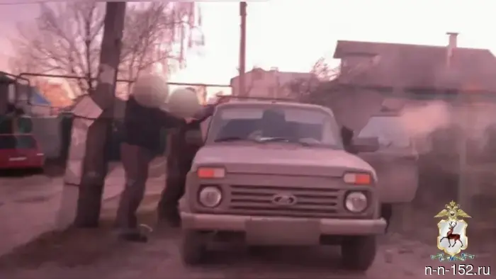 В Нижнем Новгороде мужчина предпринял попытку купить должность директора за миллион, но был пойман.