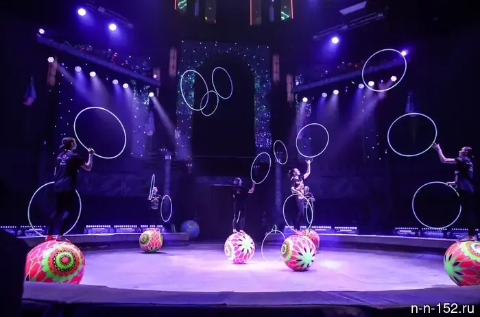 Жителям Нижнего Новгорода продемонстрировали за кулисами циркового спектакля "Песчаная сказка".