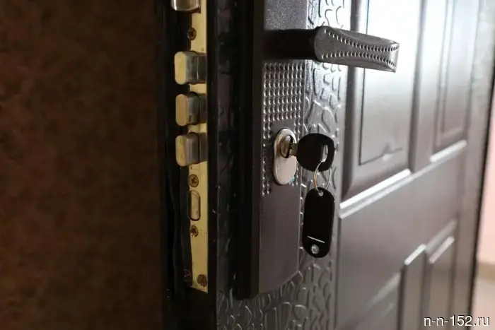 Что делать, если в купленной квартире всё ещё прописаны люди: рекомендации юриста.