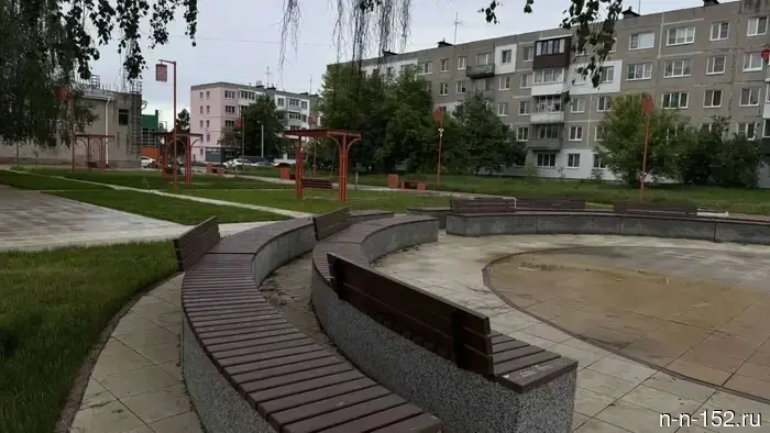 The square in front of the "Yubileyny" Cultural Center in Volodarsk has been improved for the 70th anniversary of the city as part of a national project.
