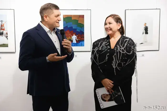 T2 supported the exhibition "Behind the Glamour" about notable people from Nizhny Novgorod.