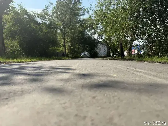 The pedestrian sidewalk on Monchegorskaya Street was repaired after residents' appeal to the city head.