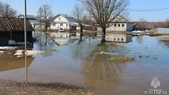 В Нижегородской области наводнение затопило мосты и участки автомобильных дорог.
