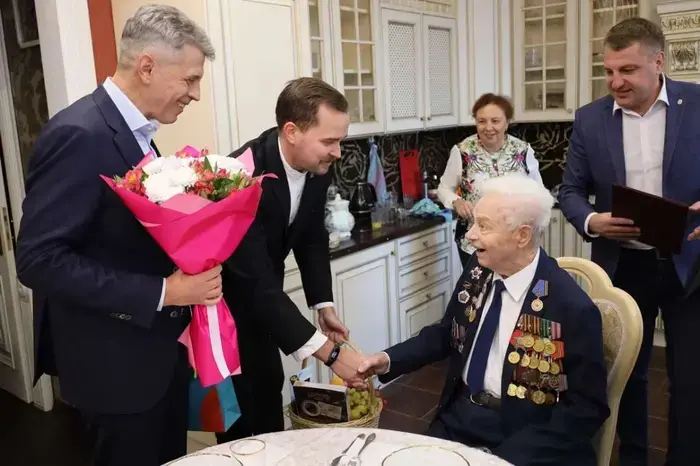 World War II veteran Evgeny Ivanovich Makarov celebrated his 100th birthday.