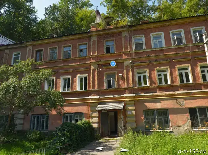 Two historic houses on Pochainsky Ovrag Street will be extensively renovated.