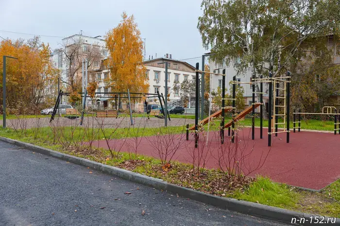Социальные участники оказали поддержку жителям Канавина в благоустройстве двора.