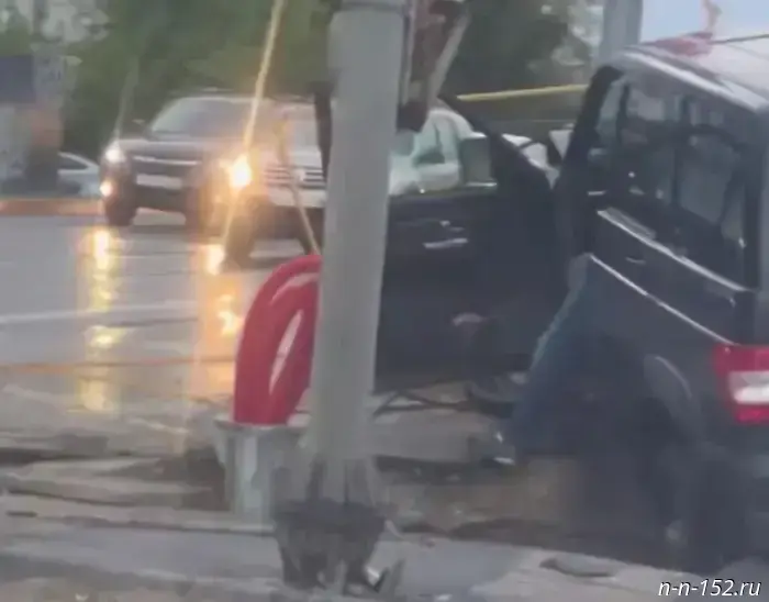 Two SUVs were involved in an accident on the Oksky exit in Nizhny Novgorod.
