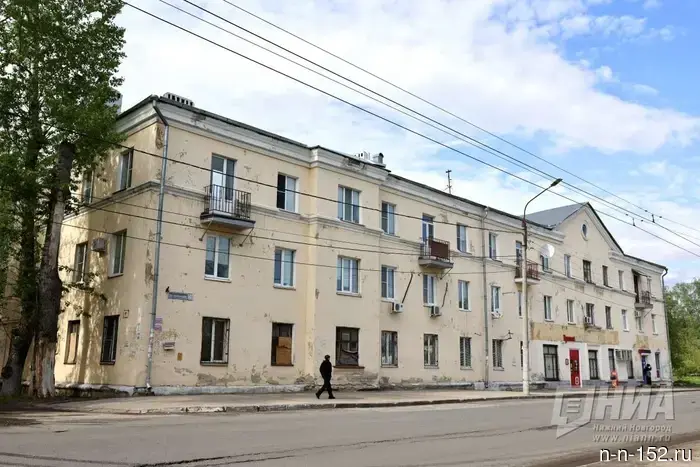 Введён режим повышенной готовности из-за трещин в доме на Сортировке.