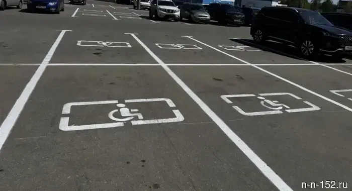 The prosecutor's office forced the shopping center in Sormovo to arrange parking for disabled people.