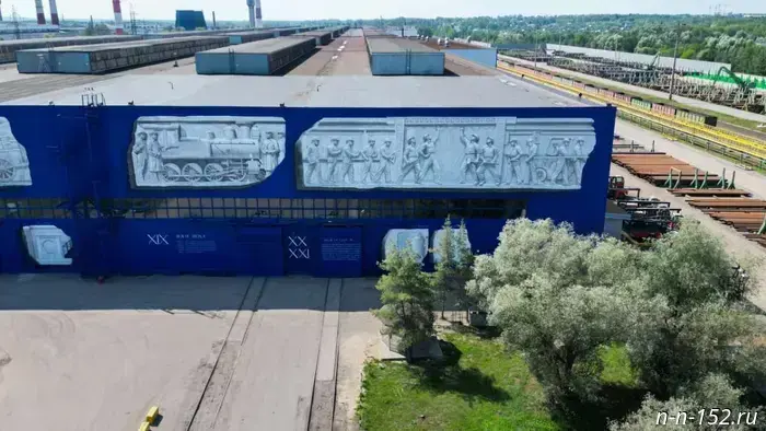 The mural "Temple of Labor" appeared in an industrial street art park in Vyksa.