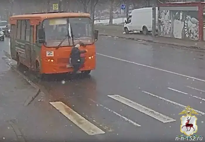 В Нижнем Новгороде водителя автобуса предстанет перед судом за наезд на пожилую женщину.