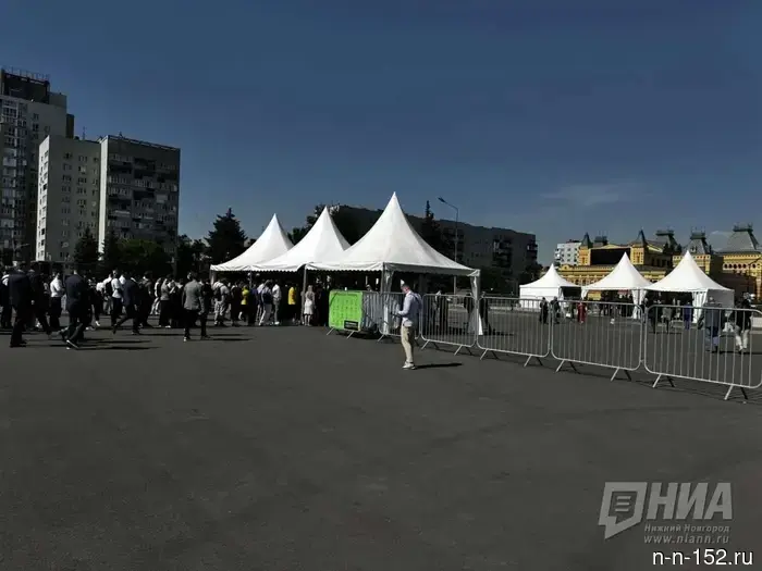 Видео: на ЦИПР в Нижнем Новгороде образовалась длинная очередь.
