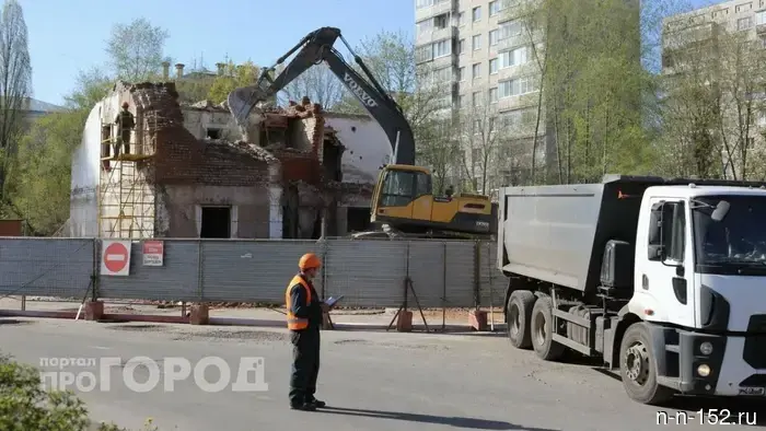 A 25-story building and an indoor ice rink will be built on the site of the former Russia cinema in Nizhny Novgorod.