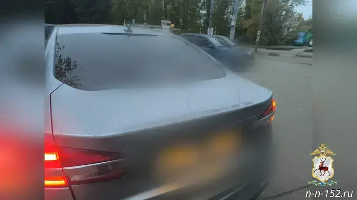 A 19-year-old resident of Nizhny Novgorod was punished for an extremist sticker on his car.