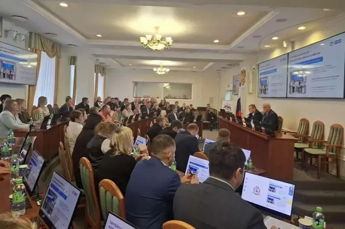 Подведение итогов работы и новые планы: в Нижнем Новгороде состоялся совет первичных отделений "Единой России".