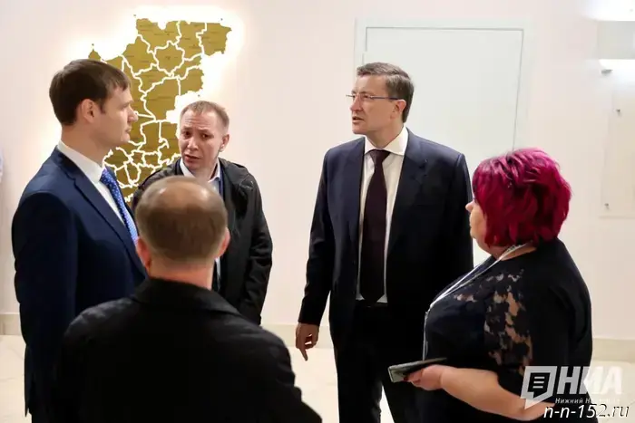 Никитин проверил состояние обновления социальных объектов в Вачском районе.