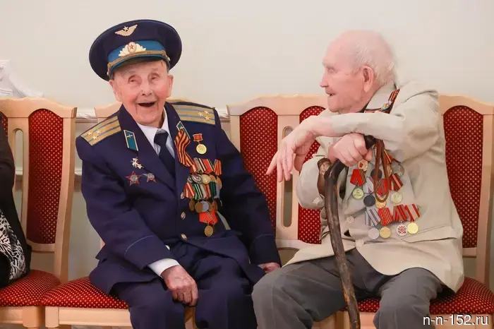 Юрий Шалабаев провел встречу с ветеранами перед Днем Победы.