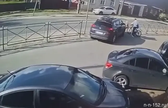 A foreign car hit a little girl at a pedestrian crossing in Gorodets.