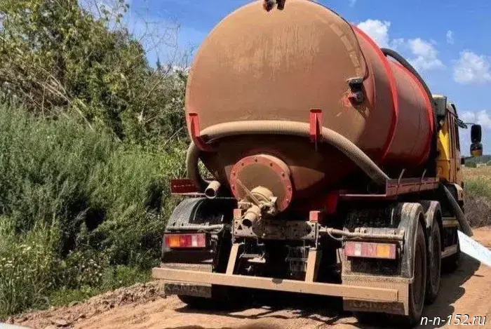 Another "black" septic tanker operator was caught near Kudma.