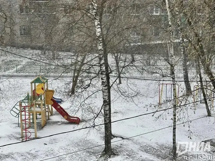 На Нижний Новгород обрушилась апрельская метель.