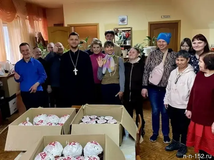 Помощник благочинного по социальной работе навестил психоневрологический интернат, привезя пасхальные подарки.