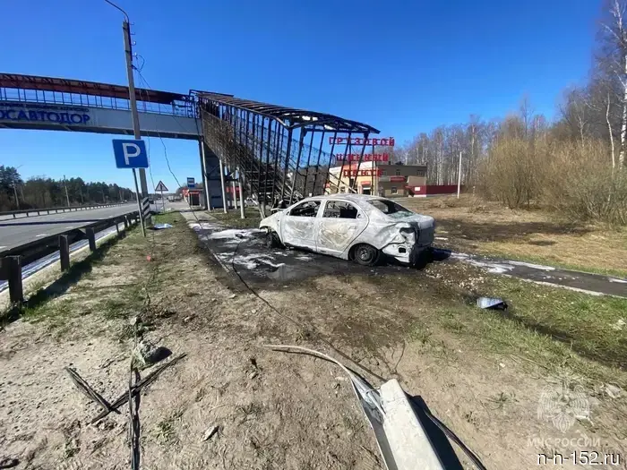 Автомобиль полностью сгорел в результате аварии на трассе М-7 под Нижним Новгородом.