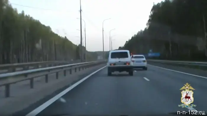 Погоня полиции за пьяным жителем Нижнего Новгорода на «Ниве» завершилась аварией.