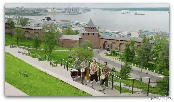 Residents of Nizhny Novgorod took part in the filming of a music video for the song "It's Fun to March Together."
