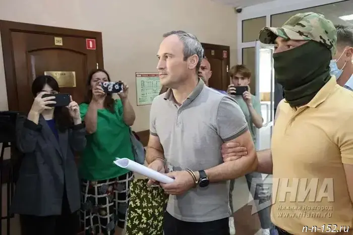 The arrested former head of Teploenergo, Ilya Khalturin, was questioned in court.