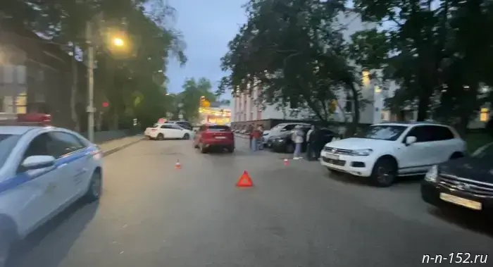 A foreign-made car hit an eight-year-old child on a scooter in Nizhny Novgorod.