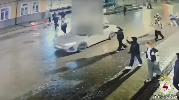 Полиция задержала жителя Нижнего Новгорода за использование фейерверков на Покровке — видео.