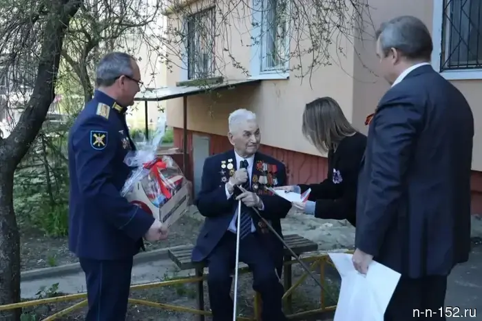 Евгений Чинцов увиделся с фронтовиком Григорием Гребенюком накануне 9 Мая.