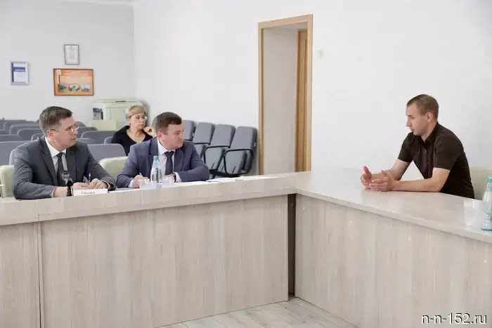 Andrey Gneushev held an off-site meeting of the interdepartmental commission to support participants of the Special Military Operation in Pilna.