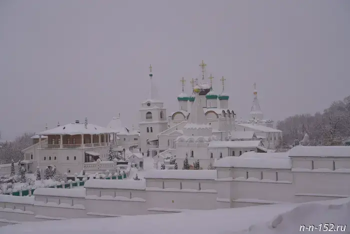 A theatrical and poetic concert titled "Snow Angel" was held at the Ascension Pechersky Monastery in Nizhny Novgorod.