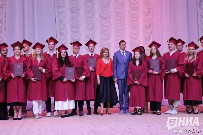 Egor Polyakov congratulated the graduates of the Nizhny Novgorod Institute of Management