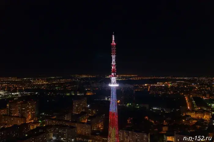 Festive lighting can be seen on the Nizhny Novgorod TV tower on October 5.