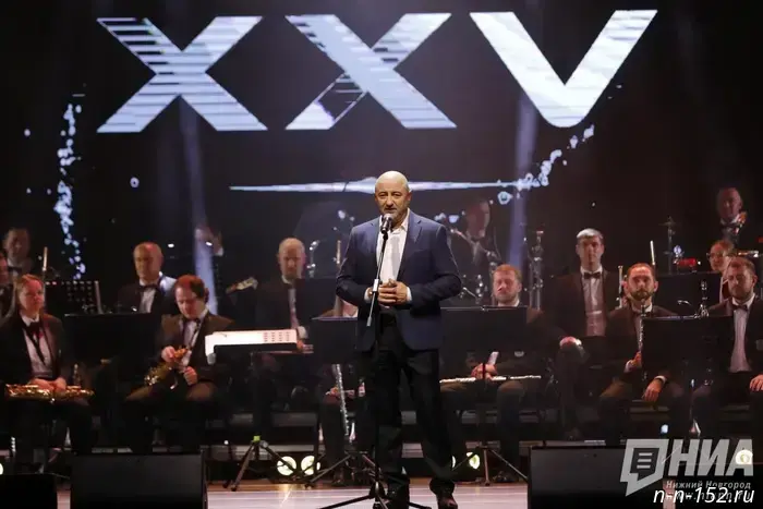 Суд обязал завод выплатить 600 тысяч рублей за травмы, полученные мужчиной на железной дороге.