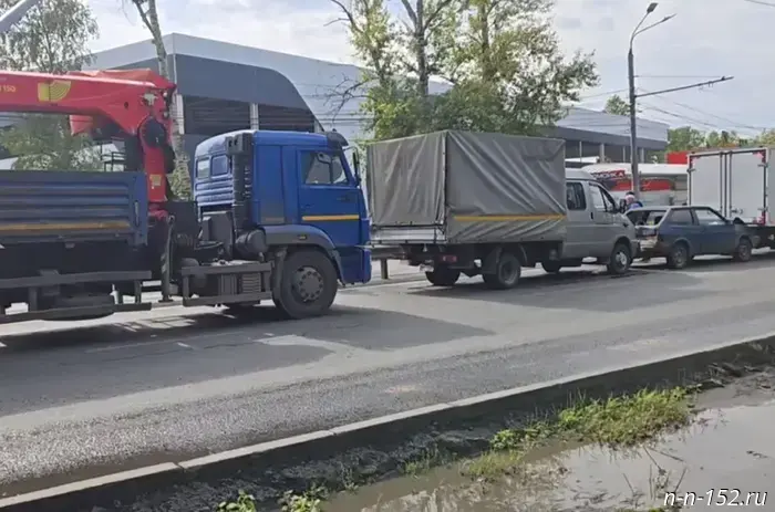 A KamAZ truck caused a multi-vehicle crash in Nizhny Novgorod.
