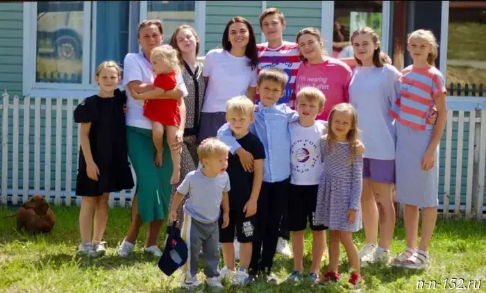 Vladimir Putin awarded Pavlovka resident Natalya Tarabarina the title of "Mother Heroine".