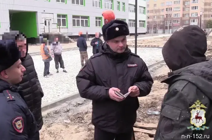 В России увеличится количество причин для депортации мигрантов.