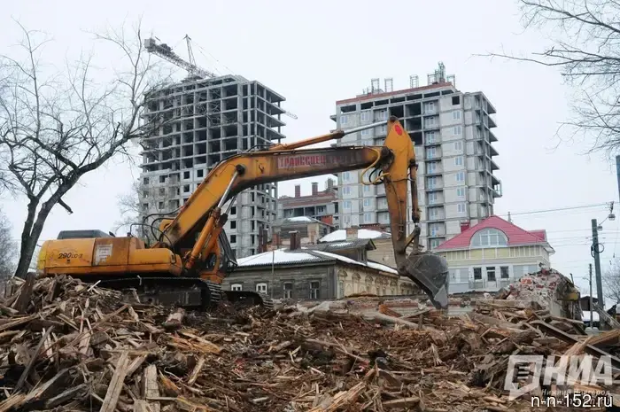 Пять аварийных зданий в Нижнем Новгороде будут расселены в 2026 году в рамках программы комплексного развития территории.