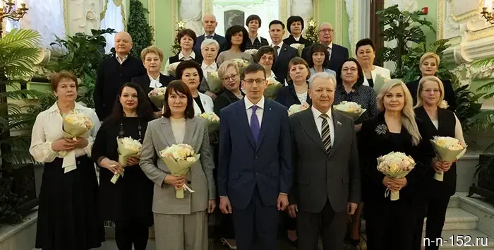 Двадцать три государственных и муниципальных служащих были удостоены почетного знака «За безупречную службу в Нижегородской области».